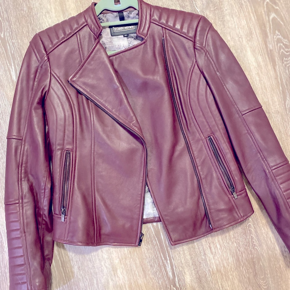 Wilson’s Leather Black Rivet Alexis Quilted Leather Jacket in Burgundy! NWOT